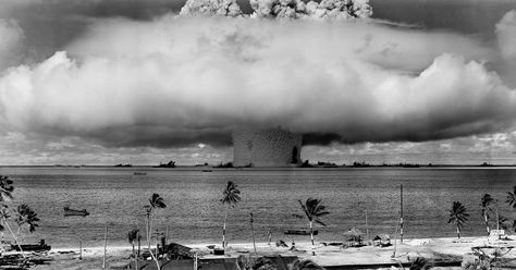 Waking Up To Find A Nuclear Bomb In The Back Yard. Tanda Tanya, Atomic Energy, Nuclear Test, Nuclear Disasters, Manhattan Project, Marshall Islands, Travel And Adventure, United States Military, Atomic Age