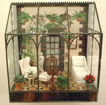 Miniature Greenhouse, Room Box Miniatures, Dollhouse Garden, Glass Display Case, Miniature Plants, Miniature Rooms, Miniature Houses, Miniature Crafts, Miniature Fairy