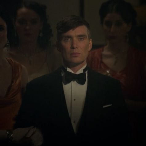 thomas shelby icon pfp peaky blinders serious suit zoned out Peaky Blinders Pfp, Thomas Shelby Pfp, Thomas Shelby Aesthetic, Beyonce Outfits, Tommy Shelby, Thomas Shelby, Cillian Murphy, Icon Pfp, Peaky Blinders