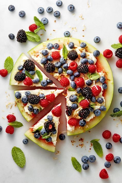 18 Best Birthday Cake Alternatives - Creative Alternatives to Birthday Cake Key Lime Fudge, Hamburger Cupcakes, Bbq Dessert, Birthday Cake Alternatives, Easy Summer Dessert Recipes, Watermelon Pizza, Cake Alternatives, Healthy Fruit Desserts, Dessert Alternatives