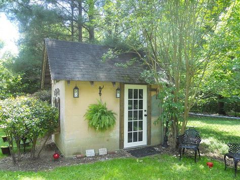 Now here is a cool project that my friend Katie Cooper did. Katie Cooper, Backyard Art Studio, Block Bench, Small Garden Shed, Backyard Playhouse, Backyard Shed, Outdoor Sheds, Cinder Block, She Sheds