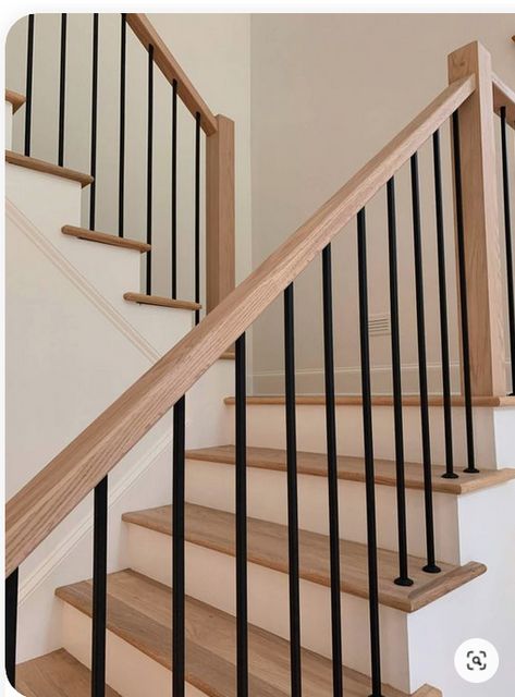 Staircase Banister Ideas Railings, Stairway Bannister Ideas, Long Staircase Design, Modern Boho Staircase, Cheap Staircase Ideas, Simple Staircase Railing Design, Farmhouse Style Stair Railing, Bannister Rail Ideas, Wood Stair Runner Ideas