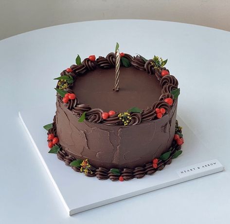 Cute Birthday Cakes Chocolate, Chocolate Cake Decoration Aesthetic, Chocolate Cake Aesthetic Vintage, Chocolate Cake Aesthetic Korean, Chocolate Birthday Cake Aesthetic, Chocolate Vintage Cake, Chocolate Bday Cake, Chocolate Cake Design Ideas Simple, Korean Birthday Cake Aesthetic