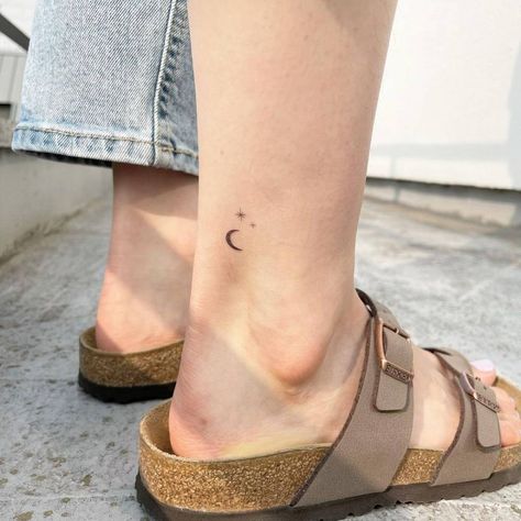 Moon And Stars Tattoo, Moon Star Tattoo, Astronomy Tattoo, Small Moon Tattoos, Small Girly Tattoos, Stars Tattoo, Bestie Tattoo, Ankle Tattoos For Women, Ankle Tattoos