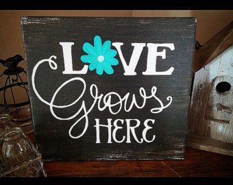 Garden Signs And Sayings, Garden Sayings, Fall Flowers Garden, Church Painting, Plank Art, Flower Sign, Love Grows Here, Garden Pallet, Patio Signs