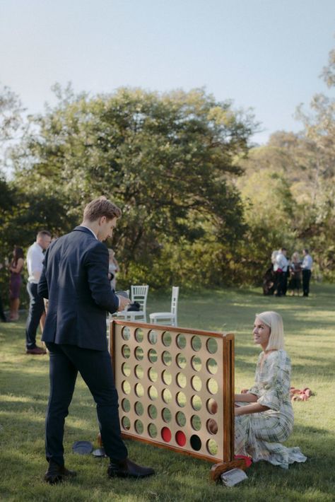 Yard Games At Wedding, Backyard Wedding Reception Games, Casual Backyard Wedding Reception, Corn Hole Wedding, Wedding Fun Ideas, Backyard Wedding Arch, Outdoor Jenga, Outdoor Lawn Games, Outdoor Wedding Games