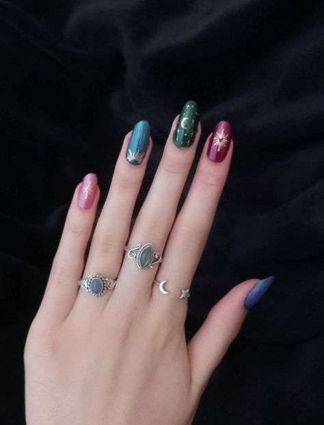 Sun And Moon Nails Simple, Whimsical Goth Nails, Nail Ideas Gems, Whimsy Goth Nails, Whimsy Nails, Whimsigoth Nails, Mystical Nails, Whimsical Nails, Hxh Oc