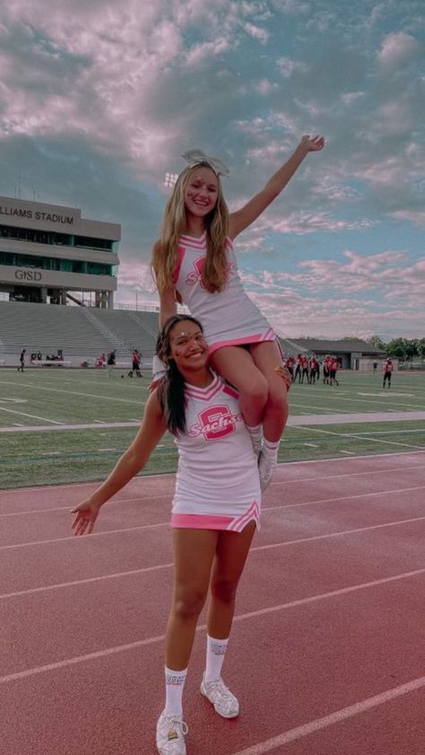 Cheerleading Poses 2 People, Cheer Duo Pictures, Cheer Friend Pictures, Cheer Pics With Friends, Fnl Cheer Pictures, Duo Cheer Poses, Highschool Cheer Pictures, Cheer Media Day Poses, Cheer Pictures Best Friend