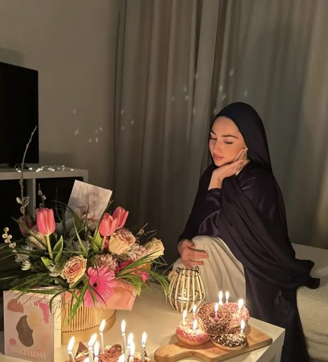 Birthday Girl Hijab, Hijabi Birthday Photoshoot, Hijab Birthday Outfit, Birthday Outfit Hijab, Hijabi Birthday Outfit, 14th Birthday Outfit Ideas, Hijabi Birthday, 20th Birthday Outfit Ideas, Hijabi Pics