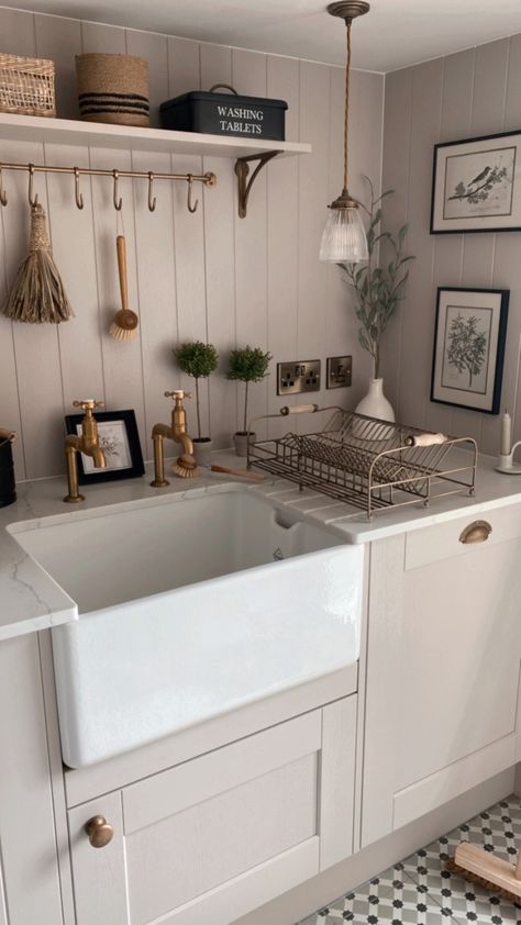 Utility Styling Ideas, Washing Machine Cupboard, Panelled Kitchen, Shabby Chic Farmhouse Kitchen, Laundry In Kitchen, Chic Farmhouse Kitchen, Cottage House Interior, Small Utility Room, Farmhouse Kitchen Inspiration