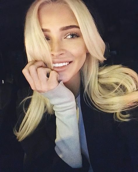 кДтё☆ρσℓє Glamour Photo Shoot, Alena Shishkova, Celebrity Beauty Secrets, Russian Model, Eye Brows, Russian Style, Lip Injections, Hair Inspo Color, Cosmetic Surgery