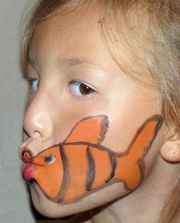 fish face painting@Kimmey Battles. we should do this one at the starlight festival!!:) Fish Face Painting, Face Painting Unicorn, Fish Makeup, Homemade Face Paints, Fish Face, Face Painting Easy, Kids Face Paint, Unicorn Halloween, Pintura Facial