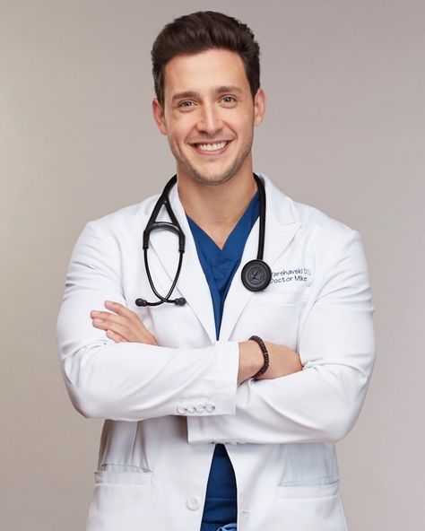 𝐃𝐫. 𝐌𝐢𝐤𝐞 𝐕𝐚𝐫𝐬𝐡𝐚𝐯𝐬𝐤𝐢 on Instagram: “I have NEVER been more proud to be a physician. I want to give a huge THANK YOU to EVERYONE in the medical community for continuing your…” Dr Mike Varshavski, Mike Varshavski, Doctor Mike, Dr Mike, Male Doctor, Staffing Agency, Proud To Be, I Want, Medical