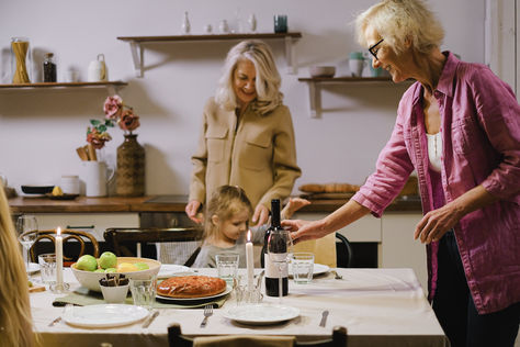 Whether you're raising children, living alone, or spending time with a partner or friend, you benefit from gathering around a dining table, even if it's a virtual one! Studies show that sitting down to eat can aid digestion—you finish your plate leisurely, chew more thoroughly, and allow your food to churn in your stomach for longer. But, when you're surrounded by your people, the benefits multiply: emotional, nutritional, academic! Kids Acting, Matter For Kids, Social Emotional Health, Meat Delivery, Poor Nutrition, Kid Drinks, Good Nutrition, Strong Bones, Living Alone