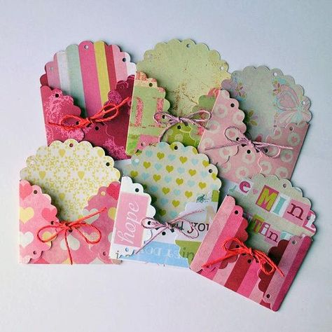 Scrappy Hollow: EMBELLISHMENTS FOR SCRAPBOOKING PAGES Embellishments Ideas, Candy Card, Embellishment Diy, Card Embellishments, Candy Cards, Scrapbooking Embellishments, Scrapbook Embellishments, Gift Card Holder, Paper Projects