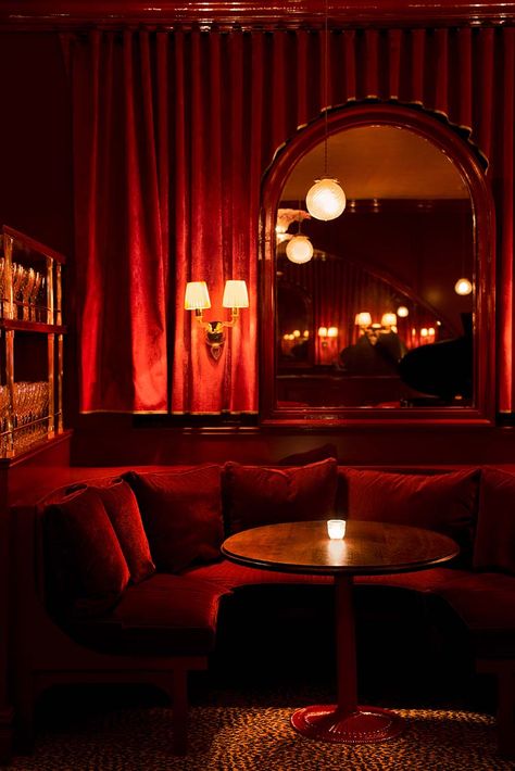 Fancy Club Interior, Burlesque Club Interior, Gold Wallpaper Ceiling, Fancy Hotel Lobby, Burlesque Lounge, Red Velvet Room, Burlesque Bar, Fancy Bars, Fancy Lounge