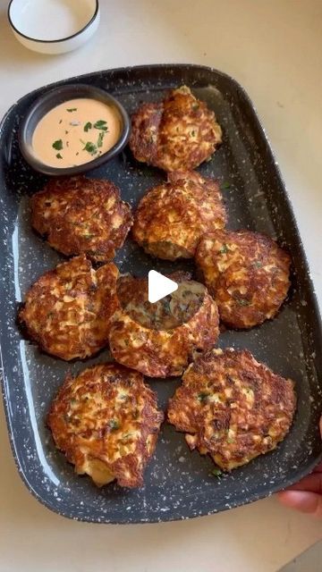 Keto Diet & Recipes on Instagram: "These TUNA MELT FRITTERS By hungry.happens  are low carb, high protein and super simple to make. Tuna melts personally remind me of my childhood - we would make them as a last minute late night dinner or for lunch all the time.   INGREDIENTS✅  • 12 oz canned tuna fish, drained • 1/4 cup red onion chopped • 3/4 cup heaping shredded mozzarella • 2 eggs, lightly beaten • 3 tbs parsley, chopped • 1/4 cup mayonaisse • 1 tbs Sriracha sauce • 1/2 tsp garlic powder • salt and pepper to taste • 1 tbs olive oil  Lemon aioli: • 1/2 cup mayonnaise • 1 lemon, half zested + full juiced • 1 clove garlic, minced • 1/2 tsp dried mint • pinch dried mustard • salt and pepper to taste  INSTRUCTIONS📋  1) In a medium bowl, add the tuna fish and mash with a fork. Next add in t Tuna Melt Fritters, Hungry Happens, Lemon Aioli, Late Night Dinner, Tuna Melt, Canned Tuna, Tuna Melts, Tuna Fish, Keto Tips