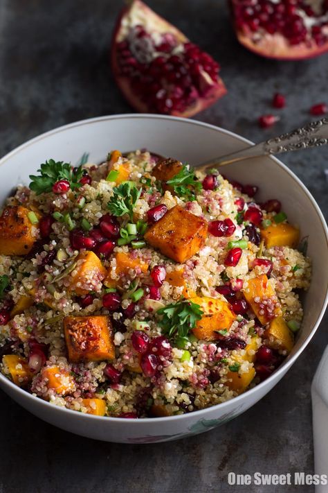 Squash Quinoa Salad, Butternut Squash Quinoa Salad, Resep Vegan, Cookies Banane, Squash Quinoa, Butternut Squash Quinoa, Plats Healthy, Quinoa Salat, Idee Pasto