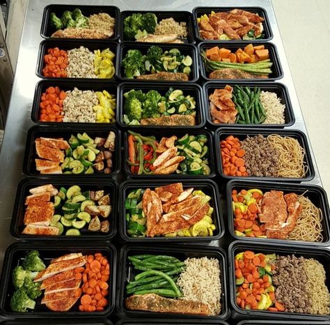 Portion Size, Meal Prep For The Week, Cinnamon Roll, Healthy Meal Prep, Clean Eating Snacks, Salmon Recipes, Easy Cooking, Healthy Cooking, Healthy Lunch