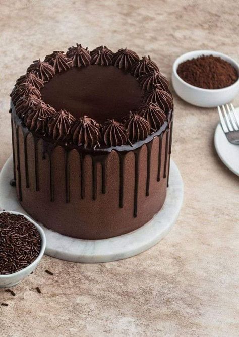 Chocolate Olive Oil Cake, Marble Chocolate, Chocolate And Vanilla Cake, Eggless Chocolate Cake, Marble Cake Recipes, Chocolate Cake Designs, Oil Cake, Chocolate Buttercream Frosting, Decadent Chocolate Cake