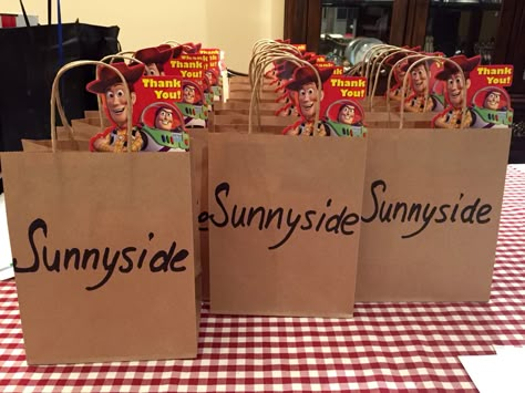 Toy Story Party Bag Ideas, Toy Story Candy Bags Ideas, Toy Story Loot Bag Ideas, Toy Story Favors Ideas, Toy Story Favors, Toy Story Candy Bags, Toy Story Gift Bags, Toy Story Goodie Bags, Toy Story Party Favors