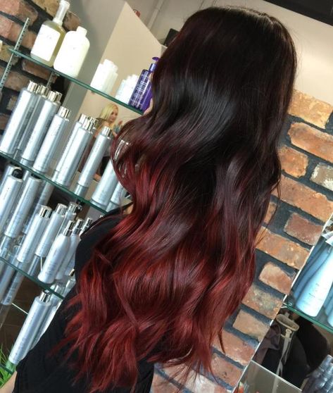 Long Black To Maroon Ombre Hair Jahodová Blond, Dark Red Hair With Brown, Auburn Ombre, Brown Ombre Hair Color, Ombre Hair Color Ideas, Black Hair Ombre, Best Ombre Hair, Trendy We Fryzurach, Maroon Hair