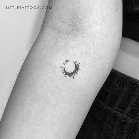 Minimalistic style eclipse temporary tattoo located on Solar Eclipse Tattoo Ideas, Solar Eclipse Tattoo Minimalist, Total Eclipse Tattoo, Total Solar Eclipse Tattoo, Eclipse Tattoo Ideas, Eclipse Tattoo Minimalist, Solar Eclipse Tattoo, Sun And Moon Eclipse, Edinburgh Tattoo