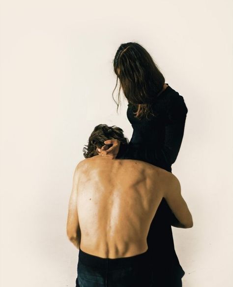 Man Kneeling To Woman Aesthetic, Scar Aethstetic, Vhs Film, Ninth House, Yennefer Of Vengerberg, I'm With The Band, Couple Aesthetic, Book Aesthetic, Pose Reference