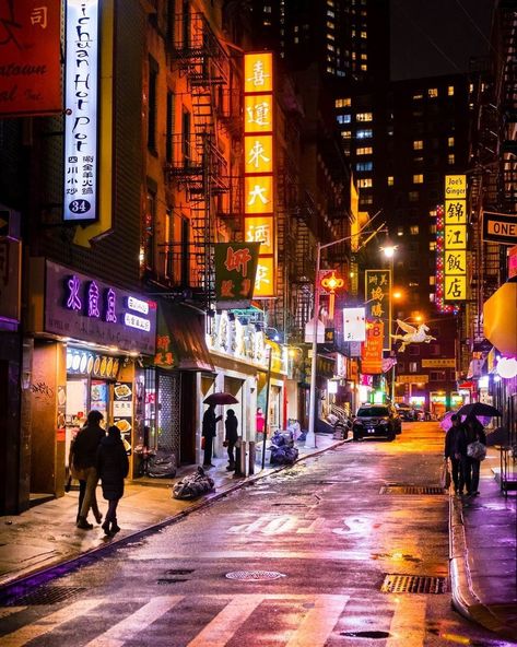 Nyc Night Aesthetic, Nyc Aesthetic Night, New York Chinatown, Nyc At Night, Chinatown Nyc, Nyc Night, New York Night, Space Photography, Nyc Aesthetic