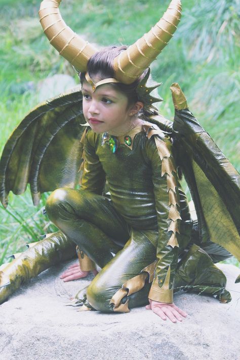 Dragon costume Dragon Keeper Costume, Dragon Kids Costume, Diy Dragon Costume Kids, Girl Dragon Costume, Adult Dragon Costume, Toddler Dragon Costume, Dragon Costume Diy, Dragon Queen Costume, Dragon Halloween Costumes