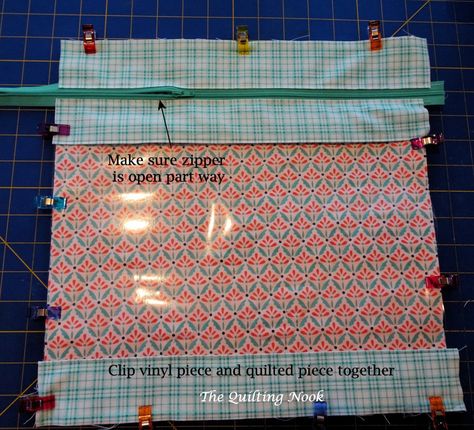 Project Bag Tutorial, Embroidery Quilts, Machine Embroidery Quilts, Zipper Pouch Tutorial, Vinyl Bag, Project Bags, Sewing Tutorials Free, Beginner Sewing Projects Easy, Sewing Purses