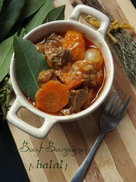 The Teal Tadjine | North African-Inspired Family Traditions + Halal Recipes : { HALAL } Bœuf Bourguignon | Beef Burgundy Bourguignon Beef, Beef Burgundy, Algerian Recipes, Beef Bacon, Halal Recipes, Hearty Stews, Ramadan Recipes, Family Traditions, Savoury Food