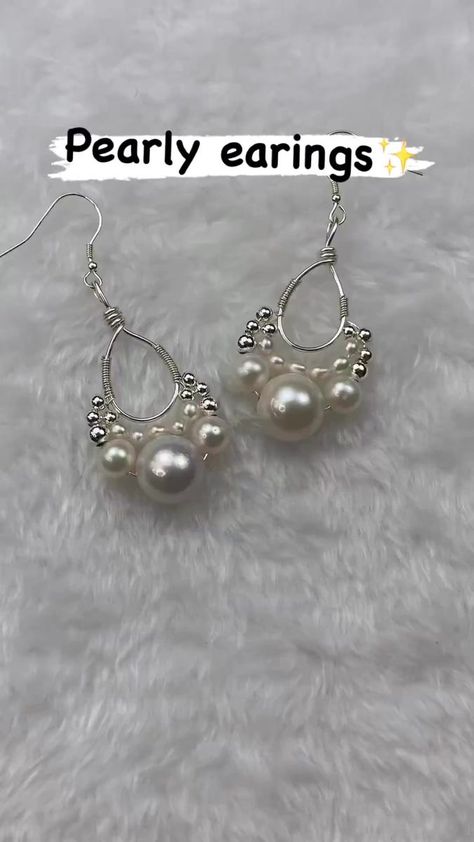 Homemade Jewelry Earrings, Diy Earrings Materials, Diy Wire Jewelry Rings, Pearl Earrings Designs, Diy Earrings Easy, Gangsta's Paradise, Diy Jewelry To Sell, Braided Bracelet Diy, Wire Jewelry Rings