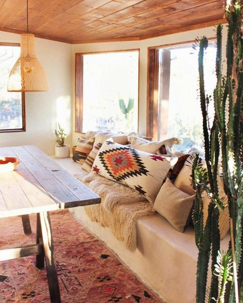 Southwest Interior, Cowboy Home Decor, Tree House Interior, Dining Room Inspo, Southwestern Home Decor, Southwestern Home, Southwest Decor, Surf Shack, Southwestern Decorating