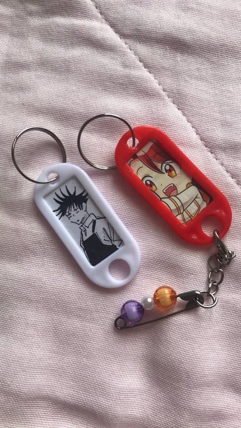 megumi, felix and cute easy keychain Easy Keychain, Anime Arms, Custom Jeans Diy, Butterfly Printable, Key Tags, Diy Tags, Diy Picture, Jeans Diy, Cute Keychain