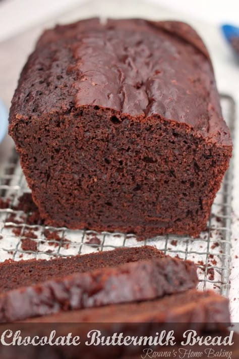 Chocolate buttermilk bread from Roxanashomebaking.com A cross between quick bread and cake, with a tangy buttermilk taste and slightly chocolate-y and sweet Buttermilk Bread, Pane Dolce, Buttermilk Recipes, Chocolate Bread, Bread Recipes Sweet, Monkey Bread, Bread Cake, Dessert Bread, Bread Recipes Homemade