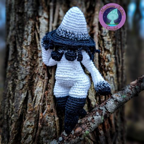 Cottagecore Amigurumi, Mushroom Woman, Mushroom Lady, Spooky Crochet, Crochet Mushroom, Crochet Business, Crochet Design Pattern, Halloween Crochet, Fantasy Fairy