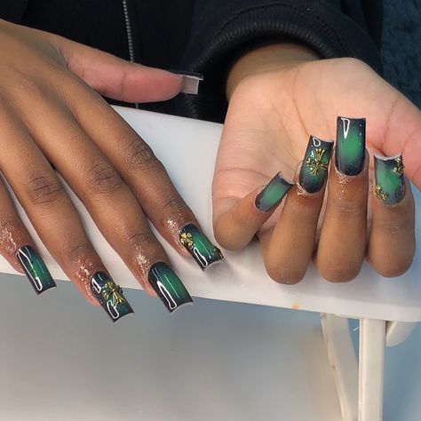 This set 🫢 airbrush 👋 Walk-ins available 🥳 #nails #airbrush #airbrushnails #airbrushnailart #nailart #nailtech #nailtrends #nailtechnician #nail #nailsnailsnails #nailaddict #naillove #beautybasics63 #fy #fypシ #fy #fypage #fypp #notpolish #notpolish💅 #notpolishnails #notpolish💅 #nailsalon #fyb #beauty #beautytips #beautyeditorial #beautybloggers #beautymakeup #beautytools Air Brush Nail Design, Airbrush French Tip Nails, Air Brush Nail Set, Green Airbrush Nails, Airbrush Art Nails, Short Green Acrylic Nails, Air Brush Nails, Nails Airbrush, Airbrush Nail Art