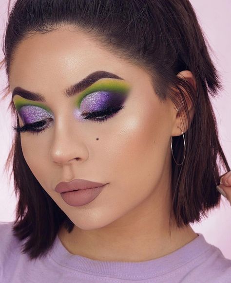 Purple Green Halloween Makeup, Colorful Witch Makeup, Celia Monsters Inc Makeup, Daphne Inspired Makeup, Green Purple Eye Makeup, Daphne Makeup Look, Purple And Green Eye Makeup, Green And Purple Makeup Look, Purple Witch Nails