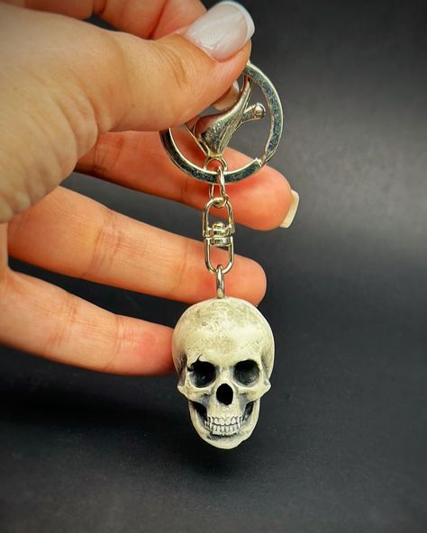 💀 . 🔗Link in bio Halloween Keychain, Clay Keychain, Keychain For Men, Handcrafted Gifts, Keychain Handmade, Cute Car Accessories, Charm Keychain, Cute Keychain, Car Keychain