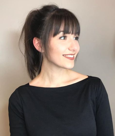 35 Cute & Easy Ponytails With Bangs to Copy in 2020 Ponytails With Bangs, Cute Easy Ponytails, Easy Ponytails, Long Ponytail Hairstyles, Cute Ponytail Hairstyles, Cool Hair Designs, Short Ponytail, Bangs Ponytail, Ponytail Tutorial