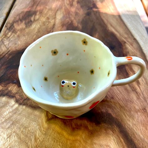 Kawaii, Ceramic Frogs, Clay Cup, Diy Mugs, Pretty Mugs, Keramik Design, Handmade Cups, Clay Mugs, Diy Pottery