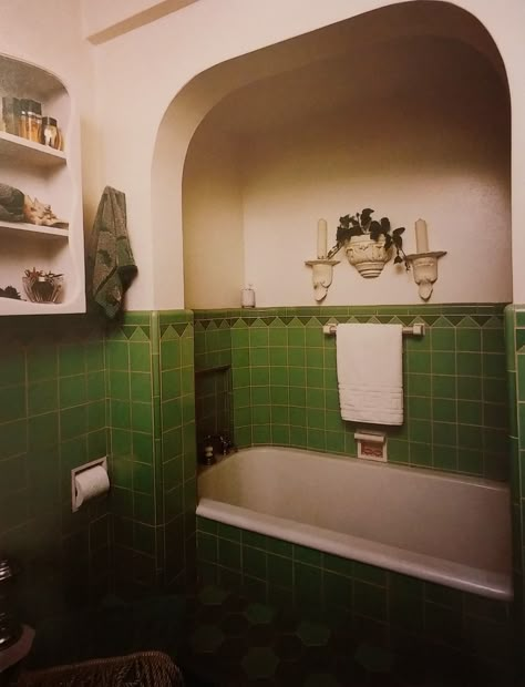 Bungalow bathroom. Arched niche tiled tub. Spanish Revival Bathroom, Arched Niche, Big Green House, Tiled Tub, Edwardian Bathroom, Midcentury Ranch, Green Bathrooms, Cool Bathrooms, Bungalow Bathroom