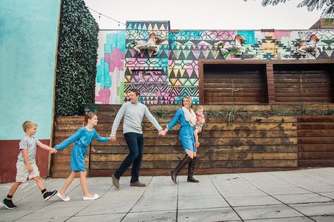 Mural Family Photoshoot, Nike Shoot, Urban Family Photos, Mural Portrait, Urban Shoot, Lighting Mood, Downtown Photography, City Shoot, Inspiration Images