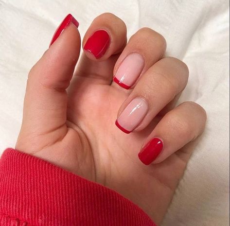 Short No Chip Nails Manicures, Mail Trends 2023 Short, Red Dip Nails Design, Acrylic Nail Colors, Nude Baddie Nails, Nail Colors 2023, Red Tip Nails, Cute Red Nails, Nails 2023 Trends