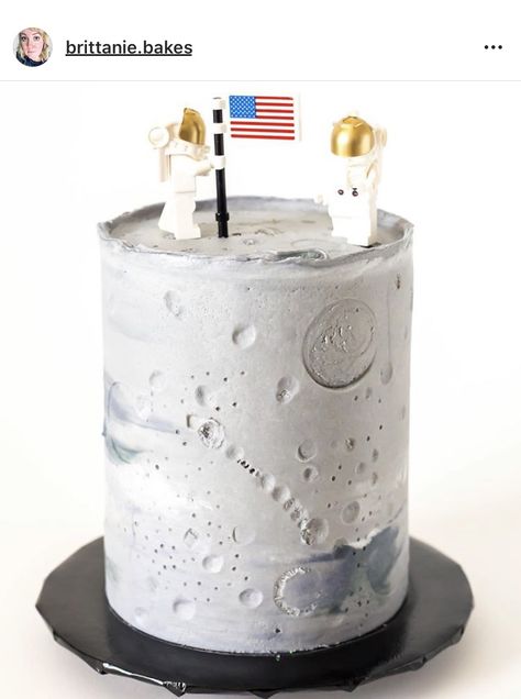 Rocket Ship Cakes, Space Cupcakes, Sun Cake, Apollo 11 Moon Landing, Moon Day, Tiered Cakes Birthday, Dad Birthday Cakes, Resep Cake, Fashion Cake