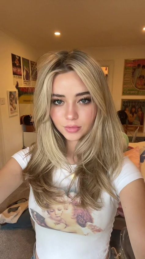 Hair Cut Long Face Girl, Layers Inspo Medium Hair, Blonde Hair Framed Face, Curtain Bangs Long Hair Circle Face, Blonde Blowout Layers, 90s Long Layered Hair Side Part, Curtain Bang Layers Medium Hair, Blonde Side Part Hairstyles, Cute Layered Haircut Mid Length Straight