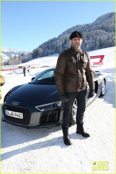 jason statham  in austria for audi hahnenkamm race weekend 2016 January Ski Racing, Men With Street Style, Mens Style Guide, Jason Statham, The Expendables, Dapper Men, Irina Shayk, Menswear Fashion, A Fan