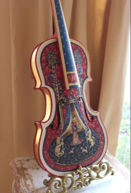 Custom Violin, Old Violin, Violin Painting, Unicorn Tapestries, Violin Art, Violin Design, Instruments Art, Cellos, Violin Music