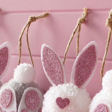 The Pom Pom Patch 💗 Claire on Instagram: "Bunnies & Bunny Butts … These will forever be my favourite Easter make! White bunnies are now limited stock but there are also pale grey (pictured), pale brown and pink bunnies to choose from 🤍🩶🤎🩷 Etsy link in bio. Last date for Easter orders is 18.03.24" Bunny Butts, Bunny Decorations, Pom Pom Animals, White Bunnies, Diy Pom Poms, Arts And Crafts For Teens, Felt Flowers Diy, Bunny Baby Shower, Easter Goodies